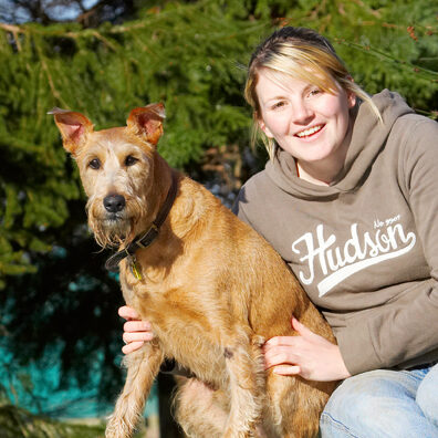Animal, Animals, Blonde, Canine, Canines, Dog, Dogs, Irish Terrier, Kate, Land Mammal, Land Mammals, Play, Playing, Playtime, Smile, Smiling, Terrestrial Mammal, Terrestrial Mammals, Terriers, Tintin, Woman